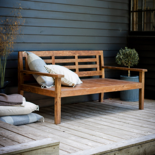 Outdoor bench daybed deals