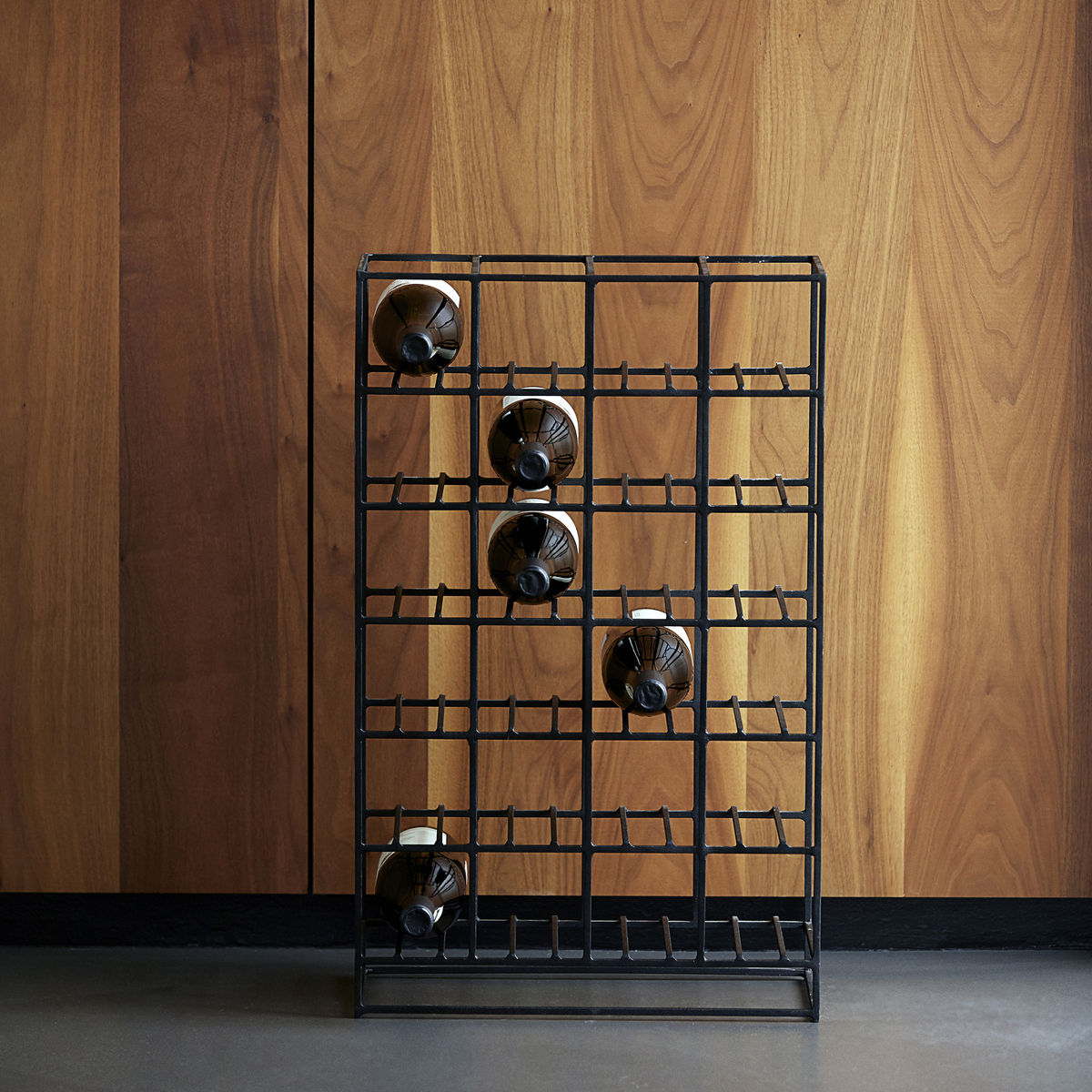 Black Iron Wine Rack - Design Vintage