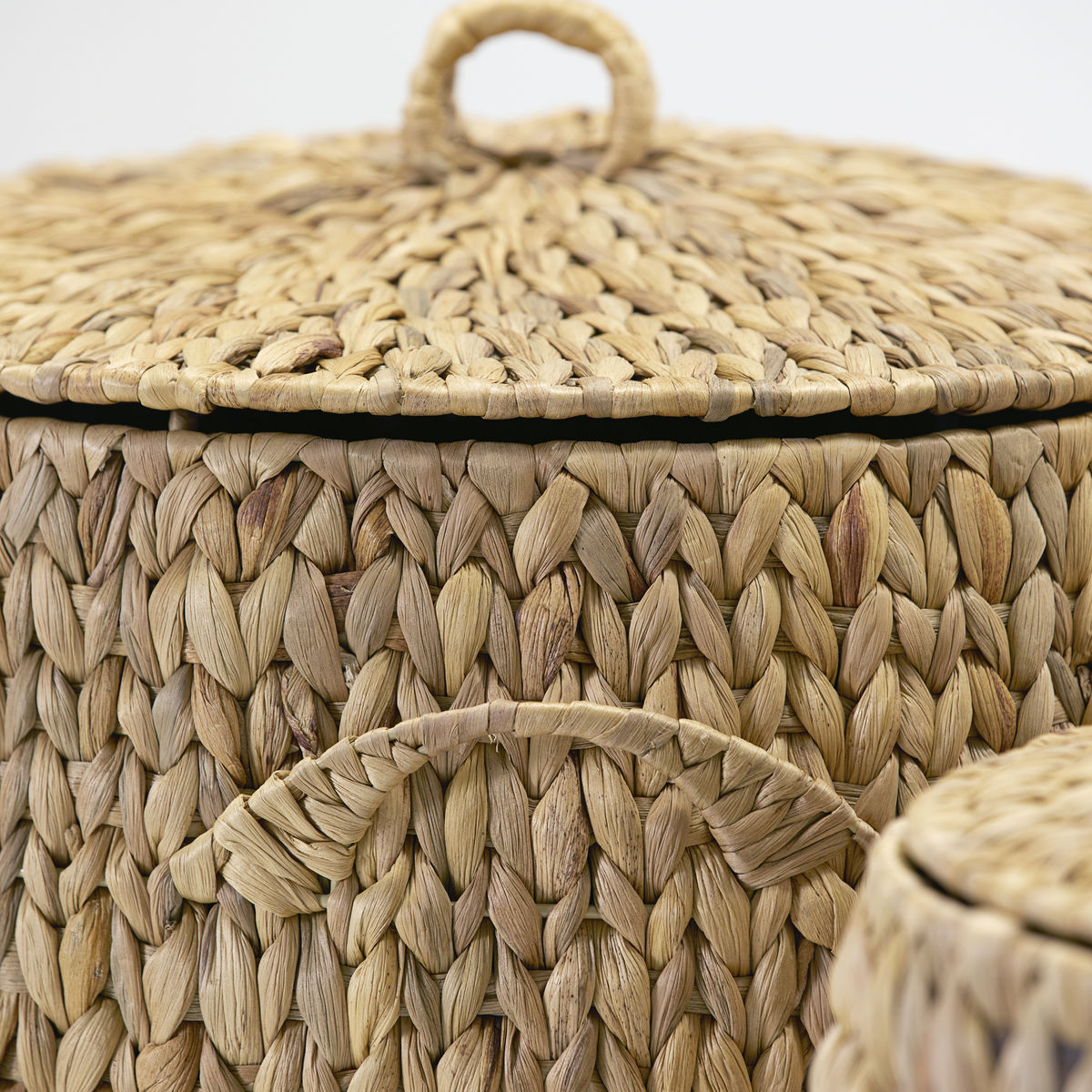 Store Large Laundry Basket with Lid UMBUL made from Water Hyacinth Brown Woven Hamper Basket