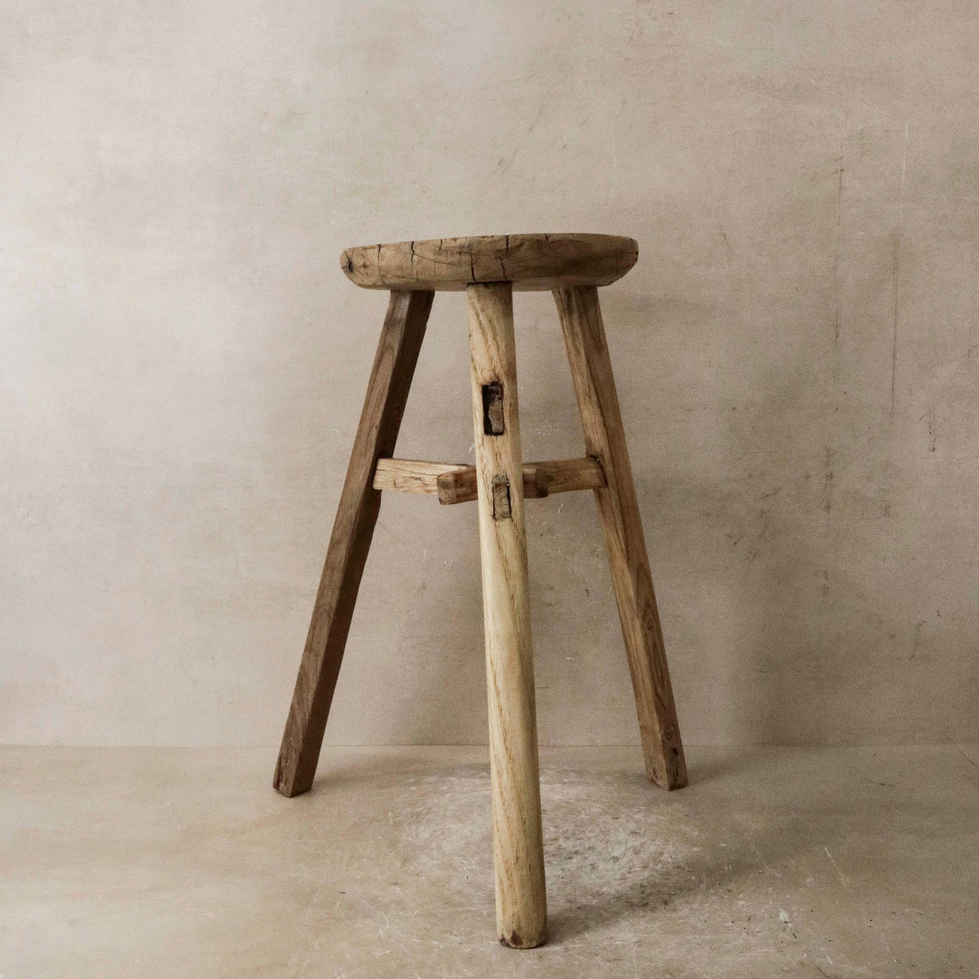 Vintage Elm Round Stool - Design Vintage