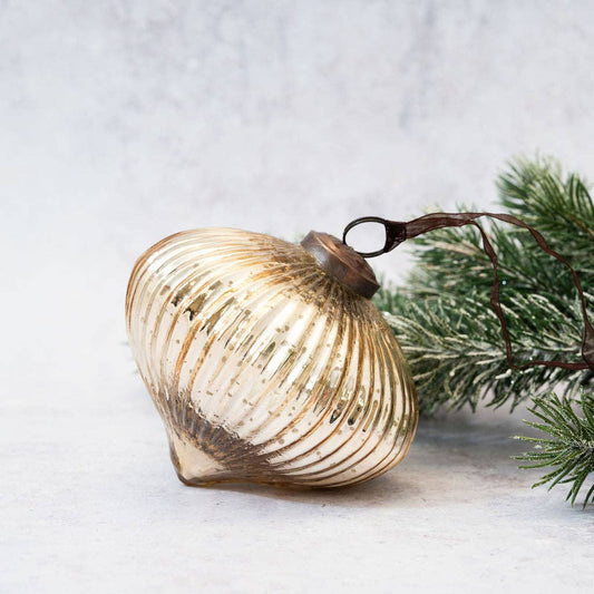 Gold Ribbed Bauble - Design Vintage