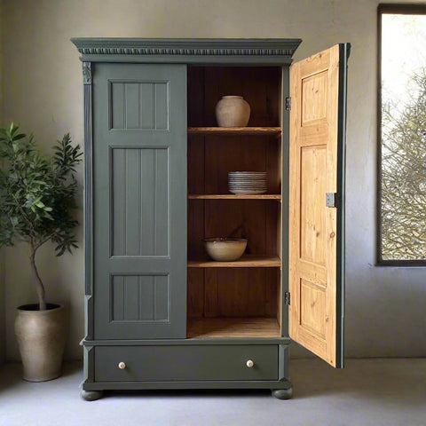 Vintage Cupboard 'Jude'