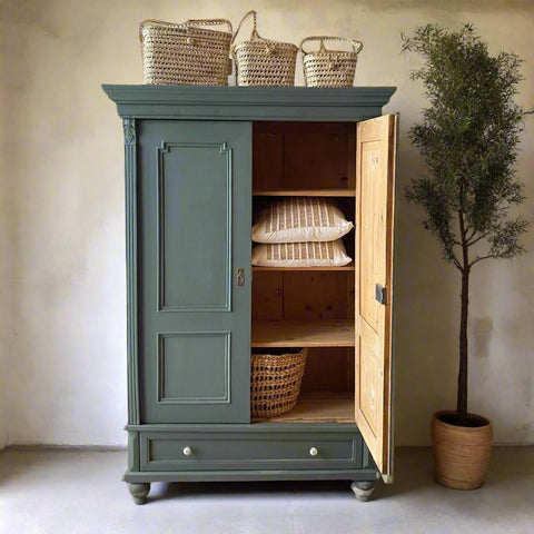 Vintage Cupboard 'Alma'